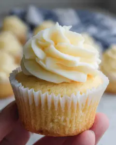Classic Vanilla Cupcakes